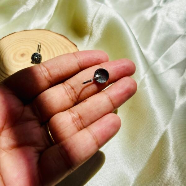 Beautiful Classic Designs Nose Ring - Image 3