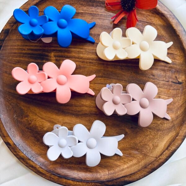 Premium Flowers Clutch